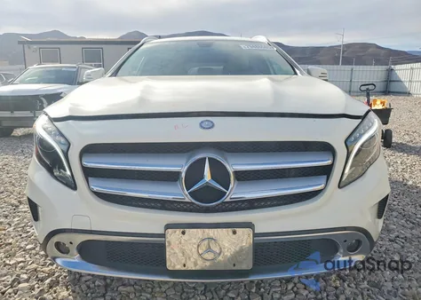 2015 Mercedes-Benz Gla 250 z USA, uszkodzony, nr VIN WDCTG4EB0FJ128021